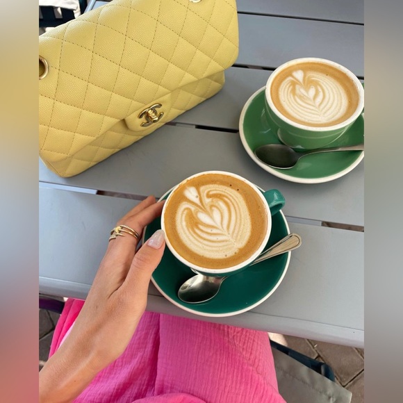 CHANEL Timeless Classic Flap Double Flap bag in Yellow Caviar Leather Medium - Picture 7 of 16